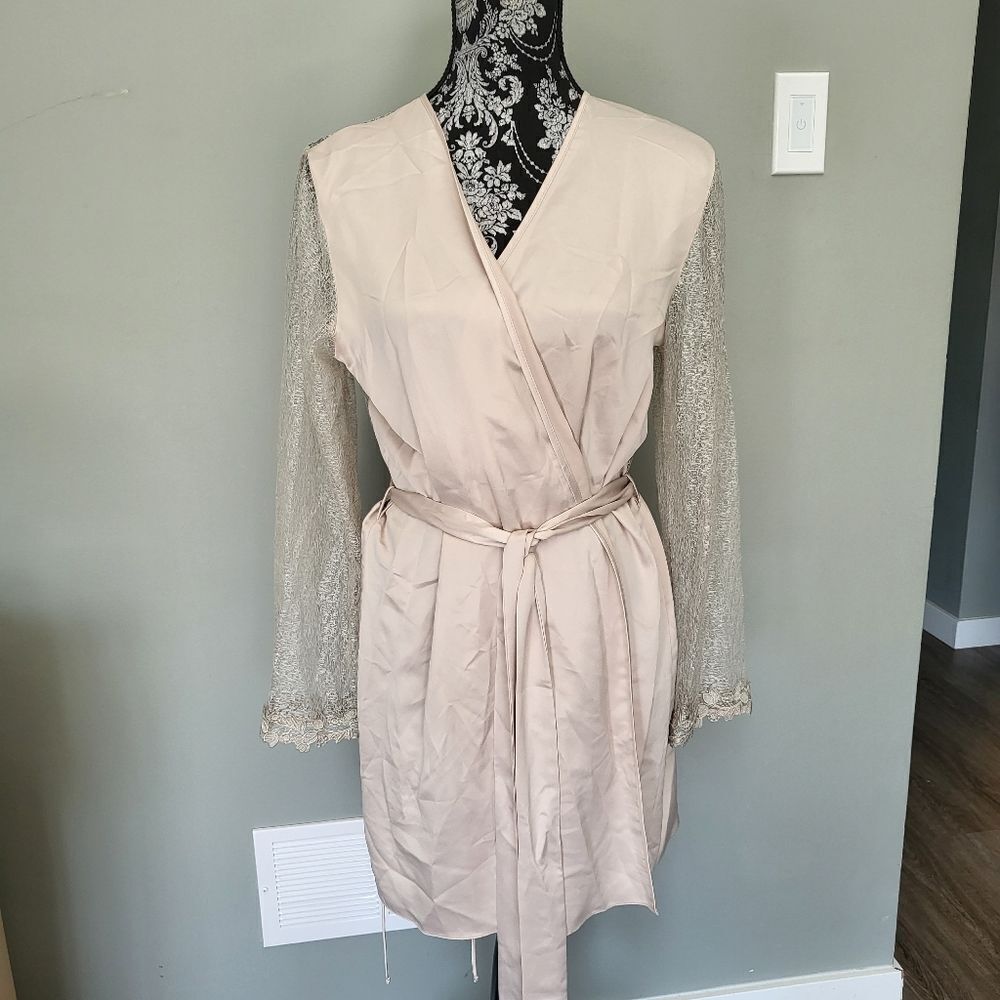 Flora nikrooz sleepwear robe XS size